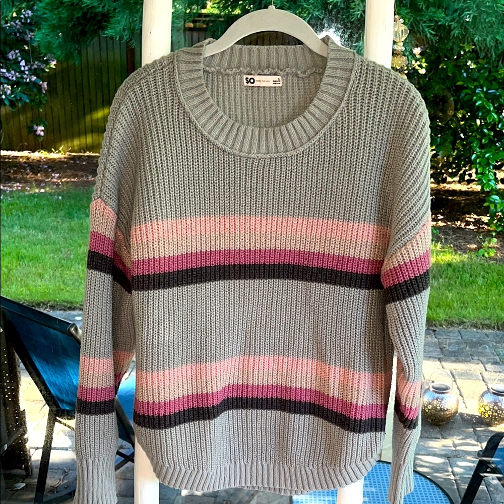 SO Gray and Pink Crew Neck Sweater with Ribbed Knit